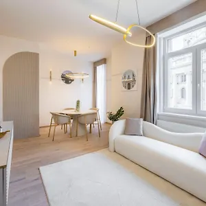 Luxurious W/ A Stunning View To The Basilica Budapest